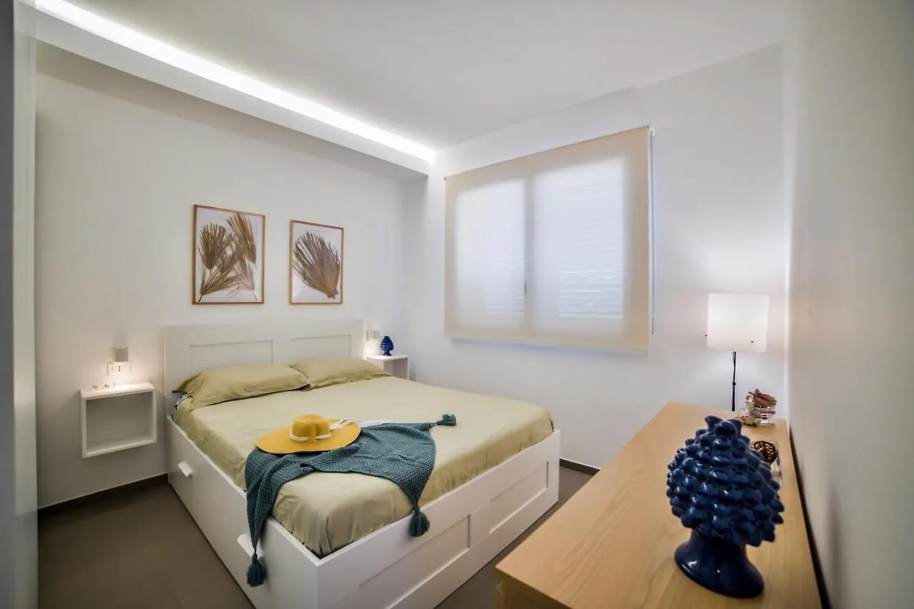 Дом отдыха Вилла Casa Blanca Sea View Марина-ди-Рагуза Италия